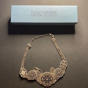 TOUCHTONE CRYSTAL BY SWAROVSKI. ANGELIQUE COLLAR NECKLACE.